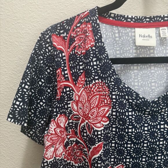 Rafaella Weekend Women's Top Size LP  Short Sleeve-Vneck Navy/red Floral Motive - Picture 3 of 8